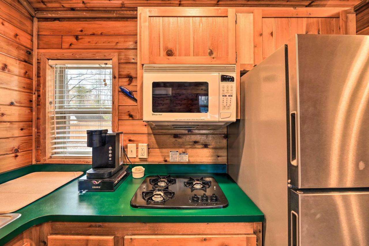 Charming New Bern Log Cabin - Pets Welcome! Kültér fotó