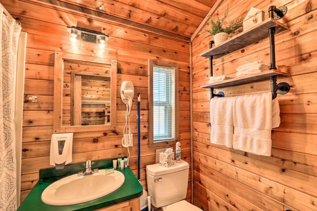 Charming New Bern Log Cabin - Pets Welcome! Kültér fotó